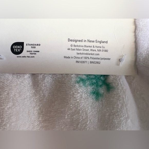 NEW Puffer Jacket Snoopy and Woodstock Peanuts Blanket - Picture 4 of 7